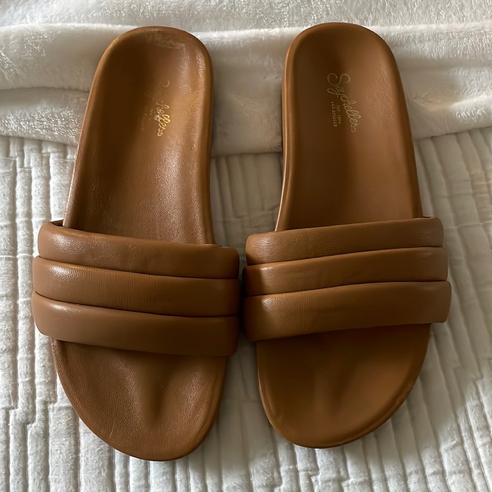 Seychelles low key slide